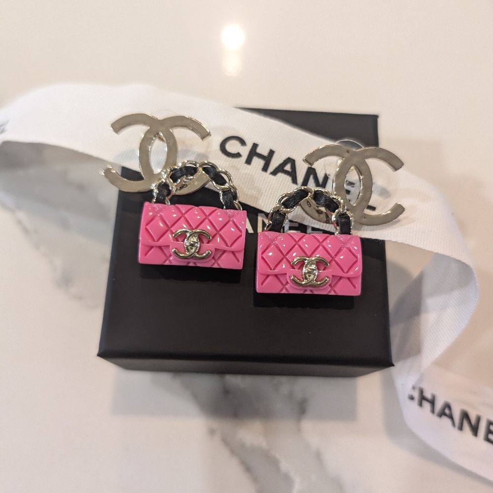 SOLD DIRECT Auth Chanel lambskin leather CC pink resin Flap earrings